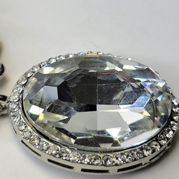 Oval Crystal Fashion Pendant Necklace - Picture 9 of 9